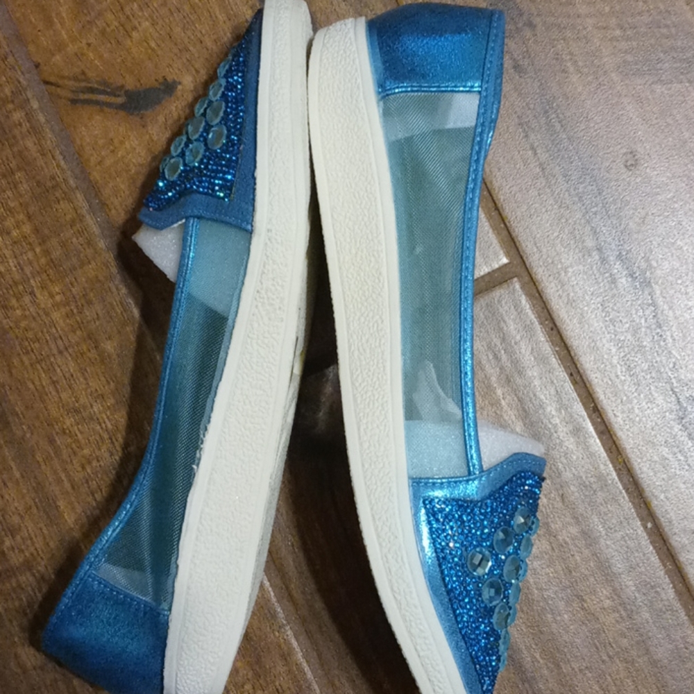 New Sky Blue slip on shoes. - Picture 4 of 5